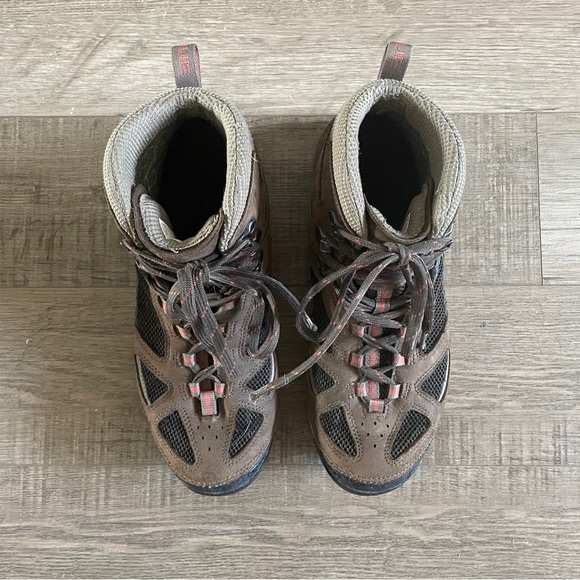 Vasque hiking boots - Picture 5 of 7